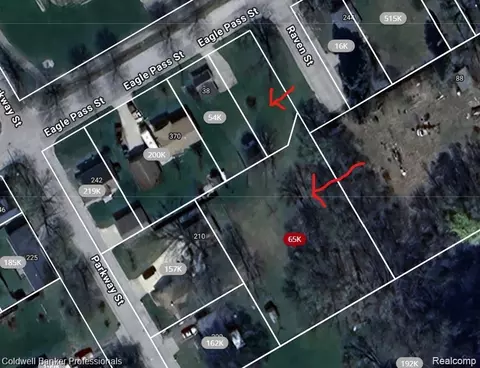 215 Raven St, Lapeer, MI 48446