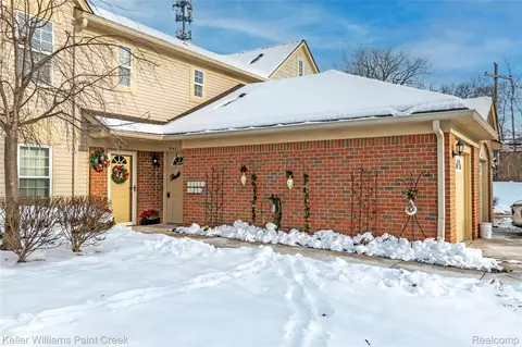 6143 Century Ct, Shelby Township, MI 48316
