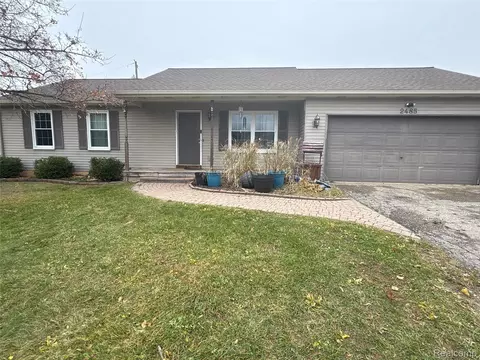 2485 Wellington Ave, Howell, MI 48843