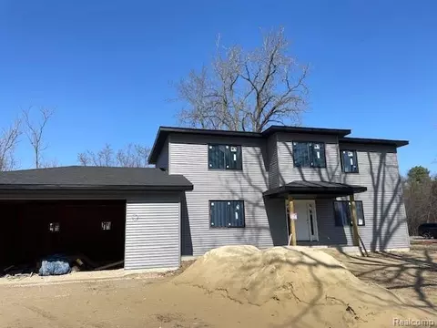 5031 Clintonville Rd, Independence, MI 48346