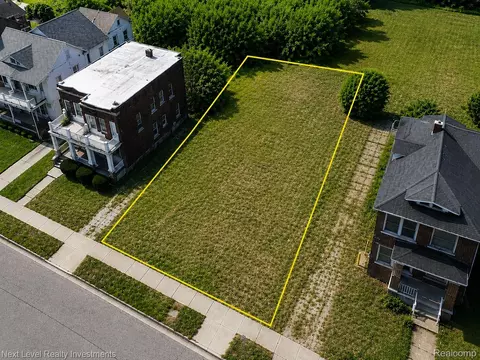 7427 Churchill St, Detroit, MI 48206