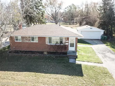 28979 Bock St, Garden City, MI 48135