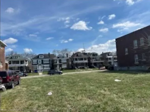 7435 Churchill St, Detroit, MI 48206