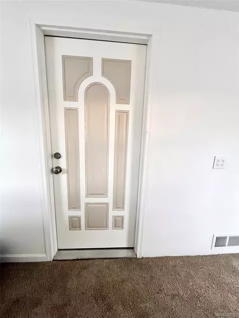 Entry Way - 2410 Corunna Rd, Flint, MI 48503 photo 1 of 2