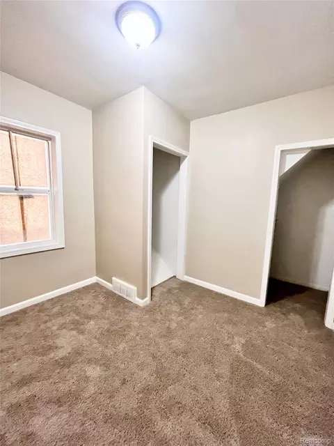 Bedroom - 2410 Corunna Rd, Flint, MI 48503 photo 4 of 6