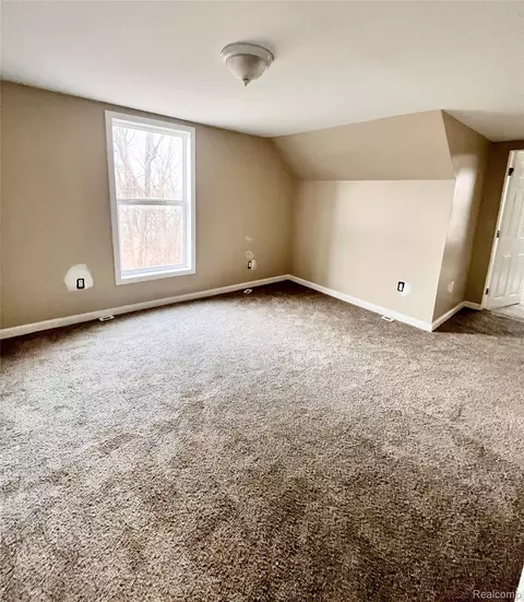 Bedroom - 2410 Corunna Rd, Flint, MI 48503 photo 5 of 6