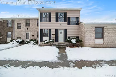 8354 Lakeview Ct, Ypsilanti, MI 48198