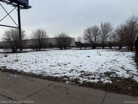 7868 Chrysler Dr, Detroit, MI 48211