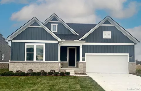 50696 Crusader Dr, Macomb, MI 48042