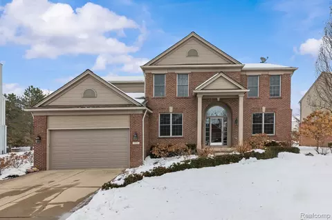 772 Caribou Ct, Rochester, MI 48307