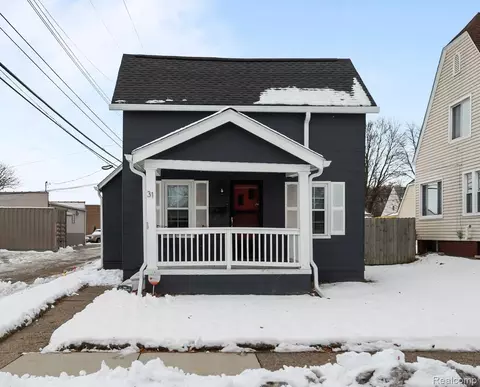 31 Manatee Ave, Hazel Park, MI 48030