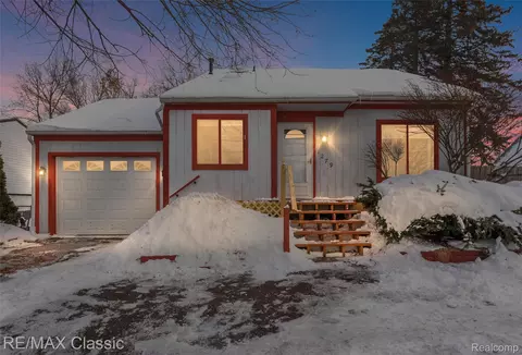 1279 S Cass Lake Rd, Waterford, MI 48328