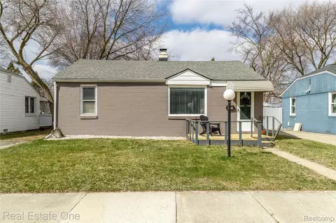 2411 Harris St, Ferndale, MI 48220