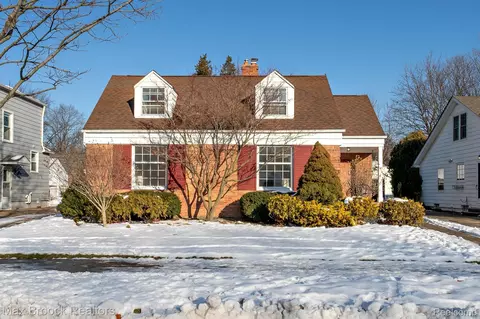 10034 Lasalle Blvd, Huntington Woods, MI 48070