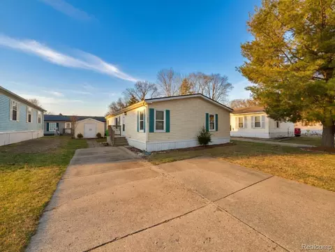 7104 Scarborough Ln, Northfield, MI 48189