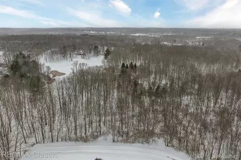 3737 Rock Vly, Dryden, MI 48455
