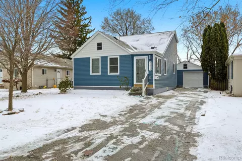21912 E 10 Mile Rd, Saint Clair Shores, MI 48080