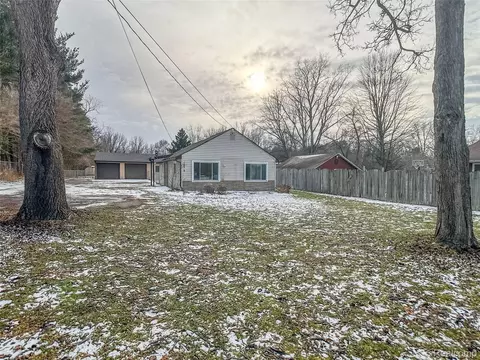4390 E Mount Morris Rd, Mount Morris, MI 48458