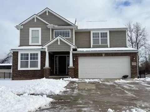 52658 Delena Dr, Macomb, MI 48042