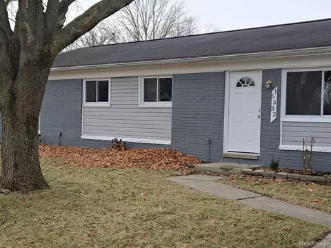 15532 Wellington St, Taylor, MI 48180