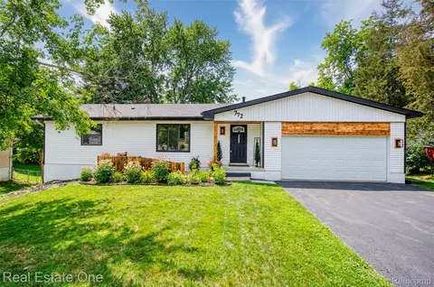 772 S 3rd St, Brighton, MI 48116