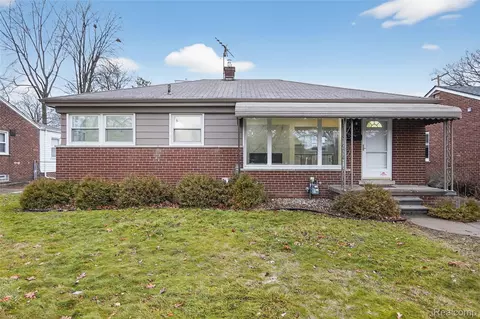 8664 Louise Ave, Allen Park, MI 48101