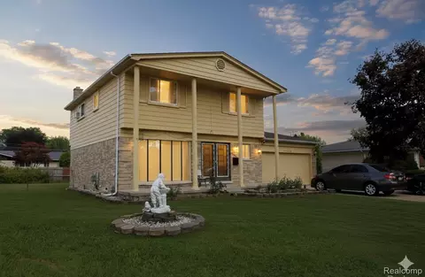 36368 Tulane Dr, Sterling Heights, MI 48312