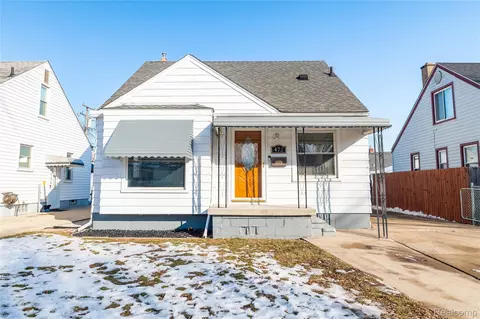 472 Mayflower Ave, Lincoln Park, MI 48146
