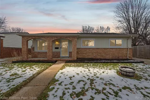 27728 Roy St, Saint Clair Shores, MI 48081