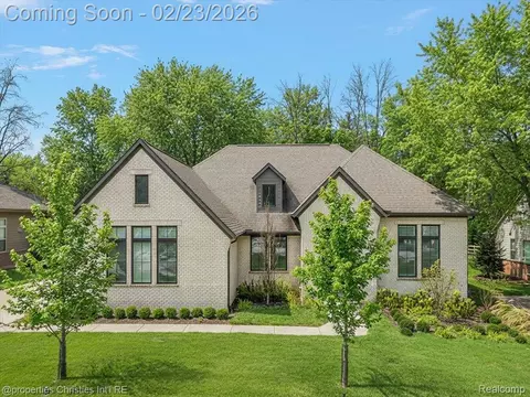 164 Timber Trace Ln, Bloomfield Hills, MI 48302