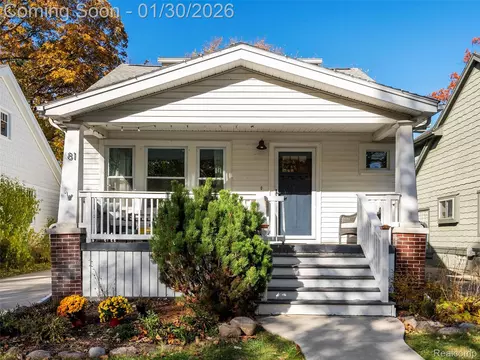 81 Wellesley Dr, Pleasant Ridge, MI 48069