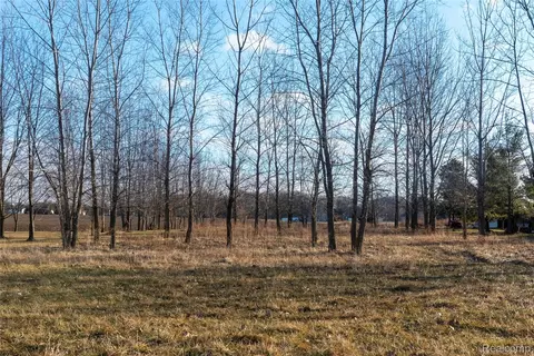 6139 Sharp Rd, Swartz Creek, MI 48473