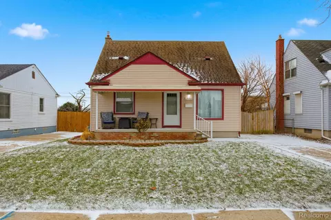 13683 Callender St, Southgate, MI 48195