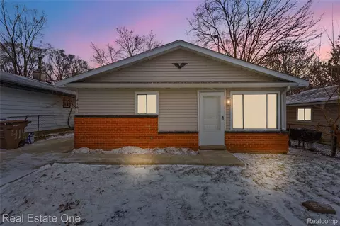 414 Kenilworth Ave, Pontiac, MI 48342