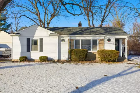 28642 7 Mile Rd, Livonia, MI 48152