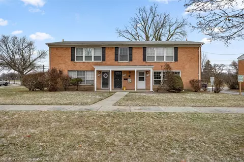 2714 W 13 Mile Rd, Royal Oak, MI 48073