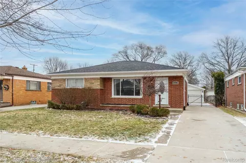 28812 Boston St, Saint Clair Shores, MI 48081