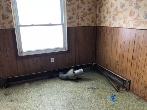 1704 E Webster Rd, Flint, MI 48505 photo 5