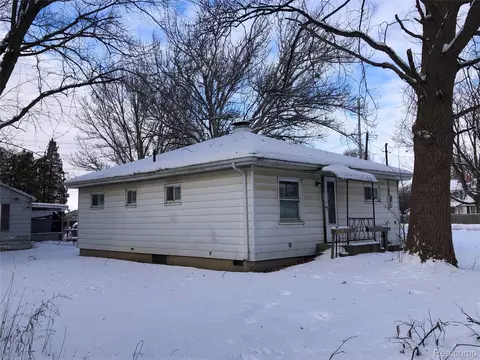 1704 E Webster Rd, Flint, MI 48505 photo 3