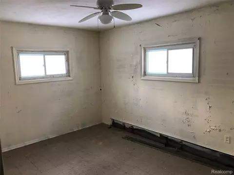 1704 E Webster Rd, Flint, MI 48505 photo 10