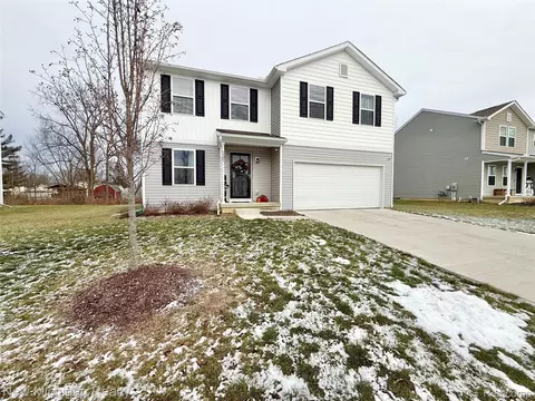 6079 Regency Dr, Burton, MI 48519