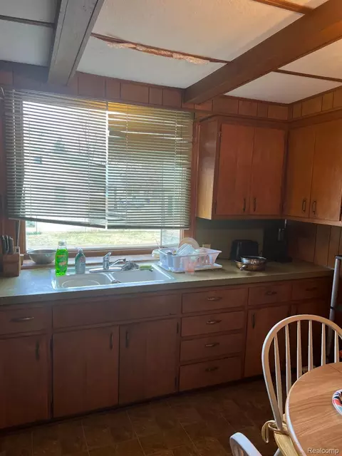 5047 Anatole St, Grosse Pointe, MI 48236 photo 5