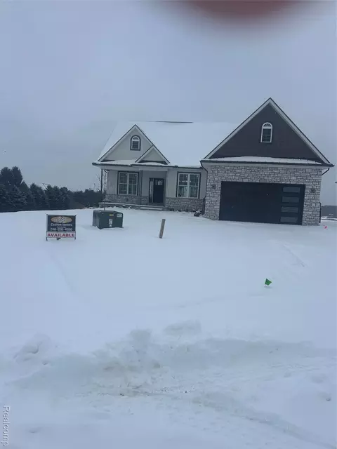 1324 Pinehurst Ct, Metamora, MI 48455