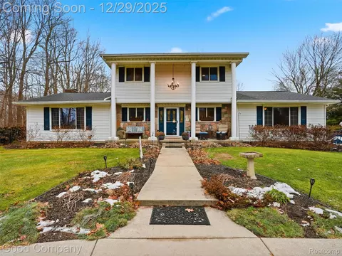 25625 Napier Rd, Lyon, MI 48178