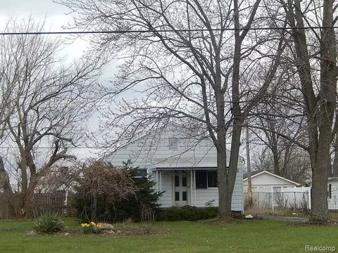 14633 Reeck Rd, Southgate, MI 48195