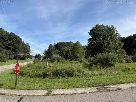 2289 Equestrian Trail Ct, Metamora, MI 48455