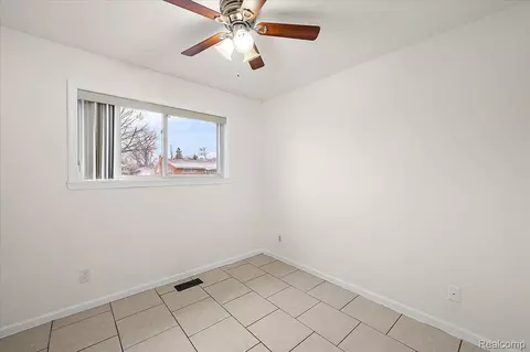 Bedroom - 32416 Exeter Dr, Warren, MI 48092 photo 1 of 6