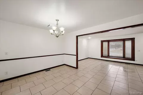 Living - 32416 Exeter Dr, Warren, MI 48092 photo 5 of 5