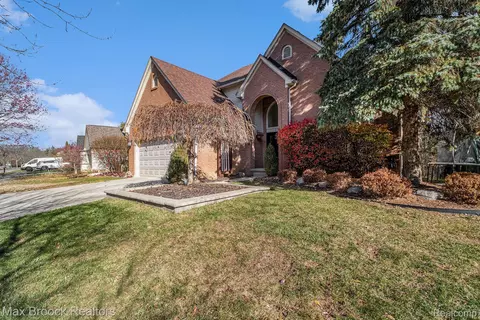25731 Abbey Dr, Novi, MI 48374