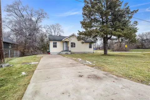 1457 Mitson Blvd, Flint, MI 48504